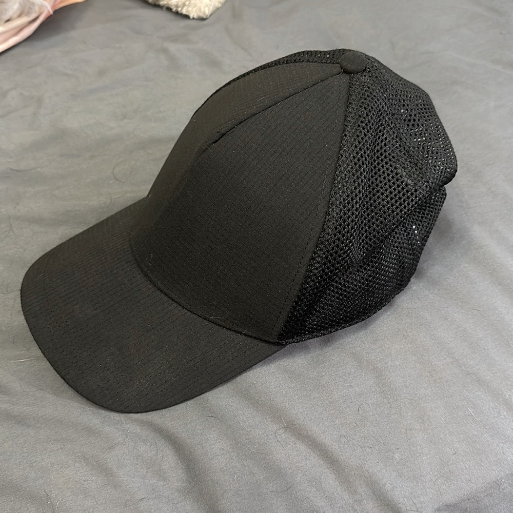 Lululemon Black Trucker Hat